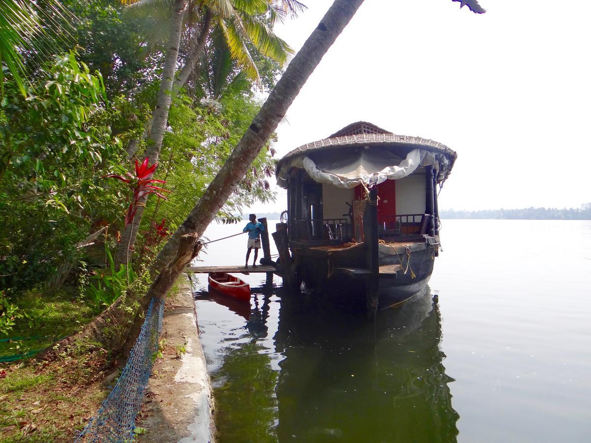 Ashtamudi Villa Kollam Exteriör bild